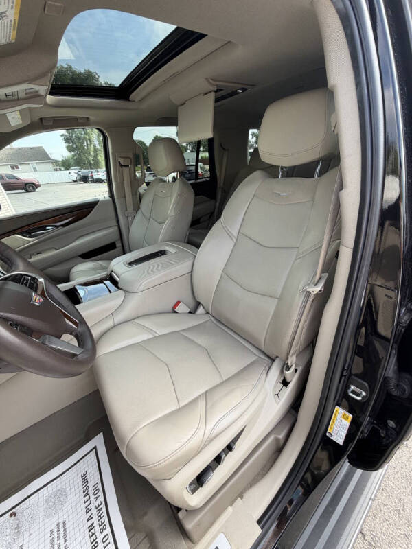 2017 Cadillac Escalade Luxury