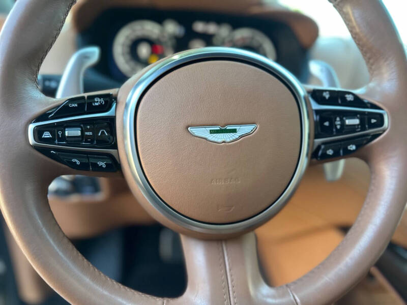 2021 Aston Martin DBX
