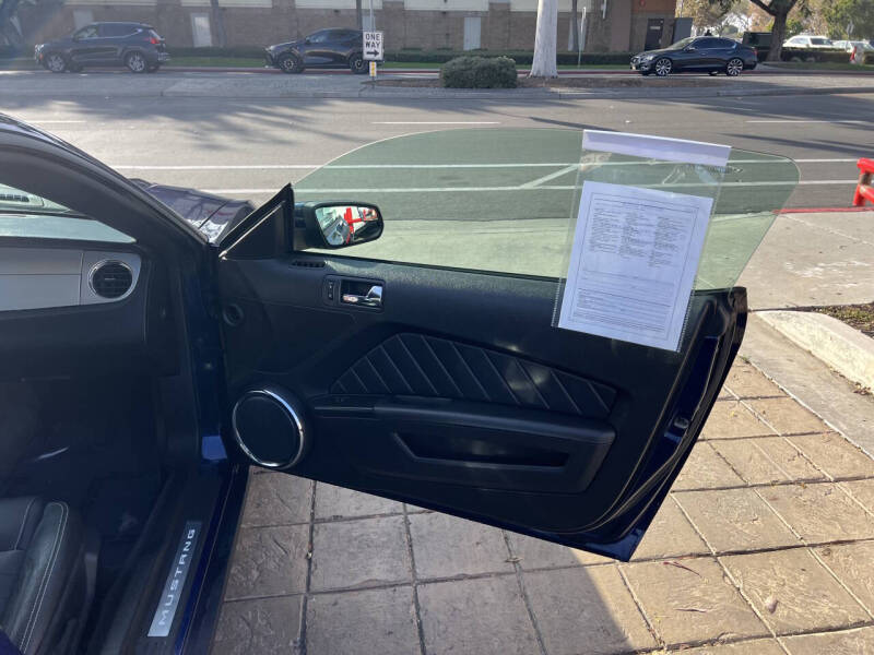 2012 Ford Mustang V6 Premium