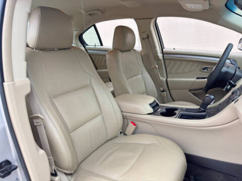2015 Ford Taurus