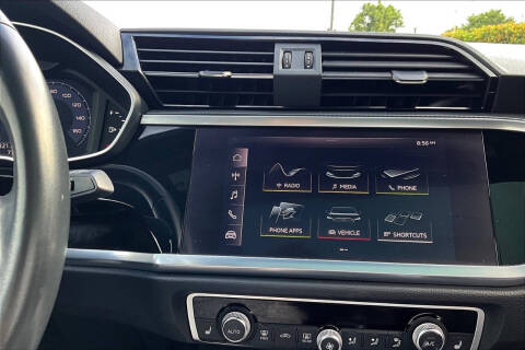 2023 Audi Q3 quattro Premium Plus 40 TFSI