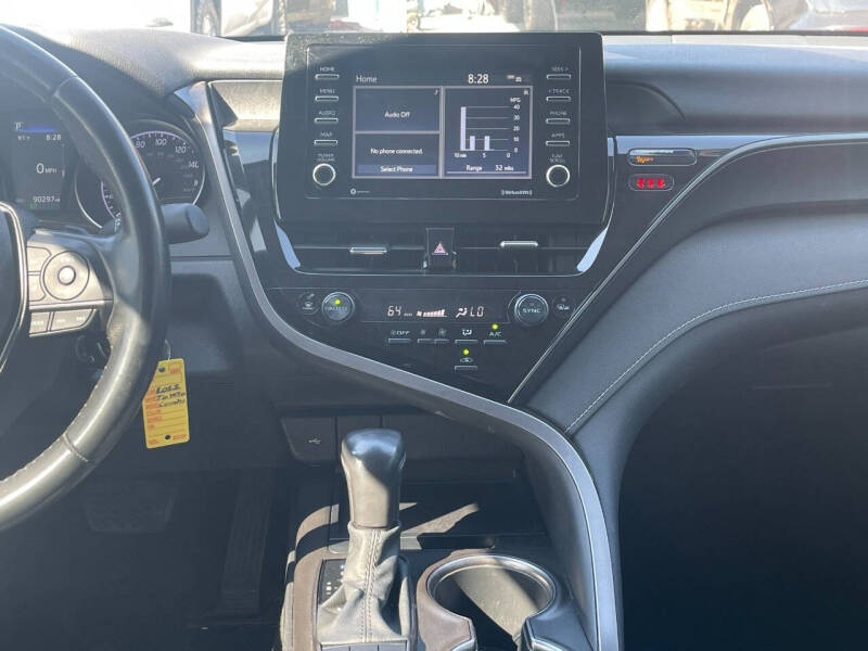 2022 Toyota Camry SE