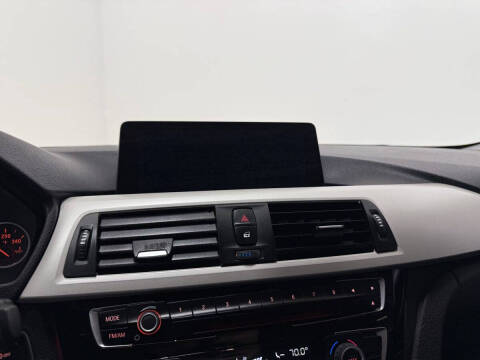 2017 BMW 3 Series 320i