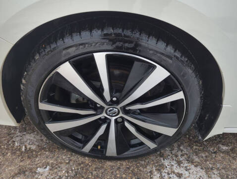 2022 Nissan Altima 2.5 SR