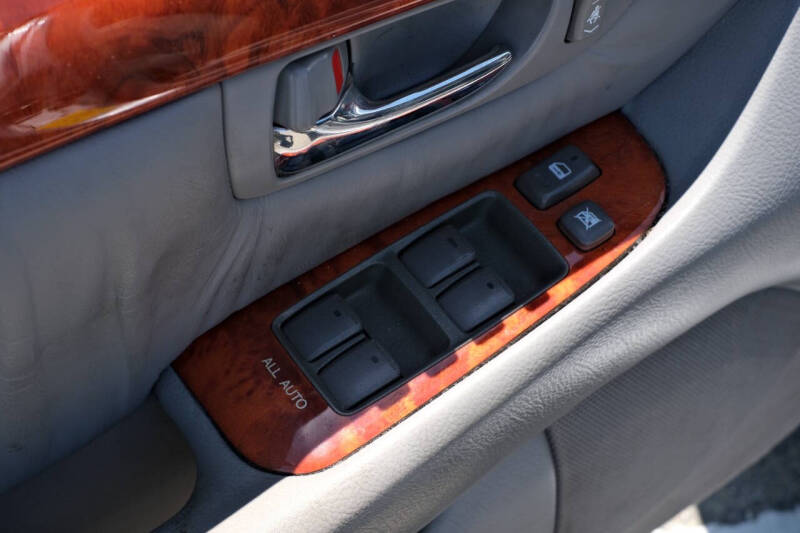 2004 Lexus LS 430