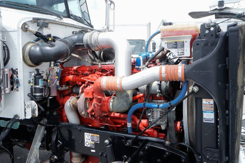 2020 Peterbilt 389