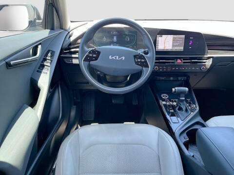 2023 Kia Niro EX