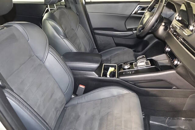 2023 Mitsubishi Outlander SE