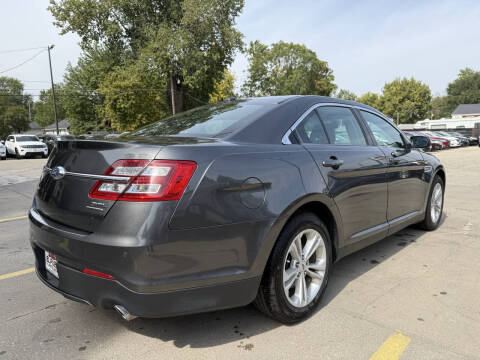 2018 Ford Taurus SEL