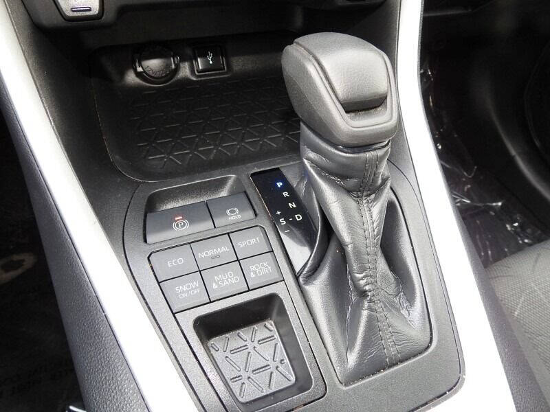 2021 TOYOTA RAV4 SUV / Crossover - $23,900