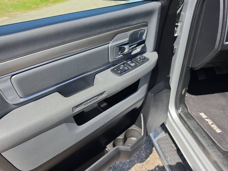 2018 RAM 1500 SLT
