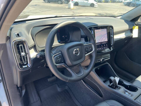 2026 Volvo XC40 B5 Core