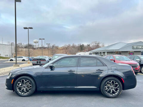 2017 Chrysler 300