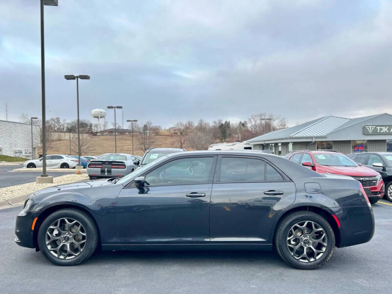 2017 Chrysler 300