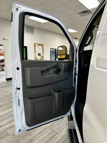 2024 GMC Savana 2500