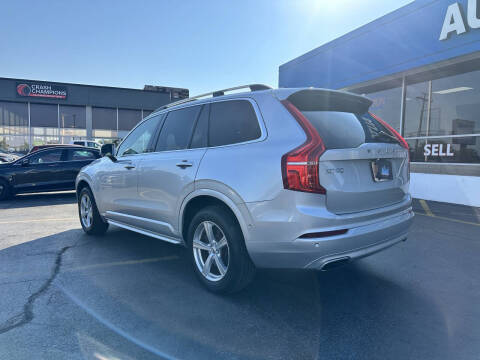 2016 Volvo XC90 T5 Momentum