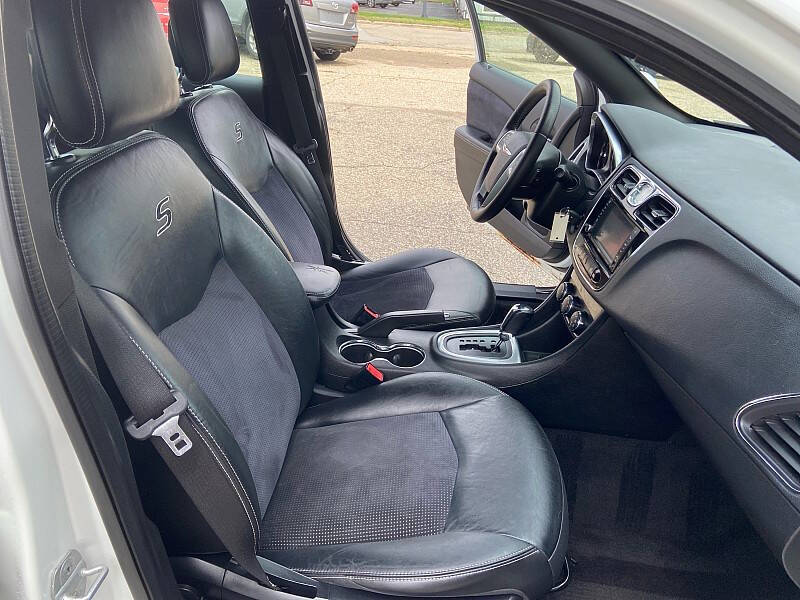 2012 Chrysler 200 S