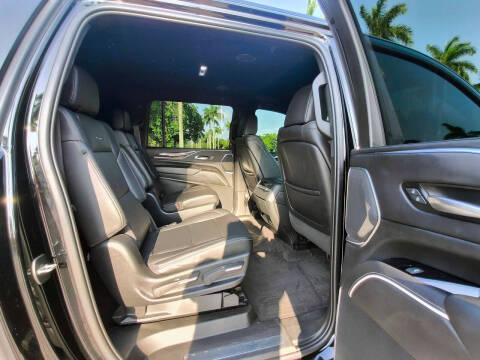 2022 Cadillac Escalade ESV Luxury