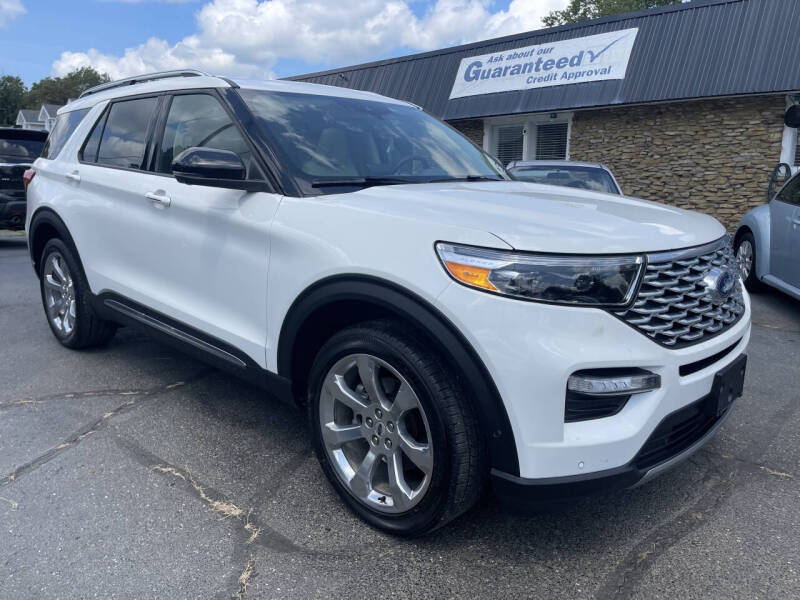 2020 Ford Explorer Platinum's photo