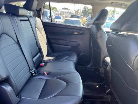 2024 Toyota Highlander XLE