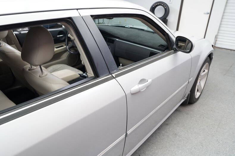 2005 Dodge Magnum RT