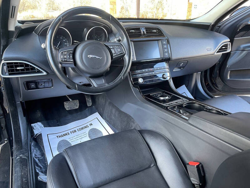 2017 Jaguar XE 35t Premium