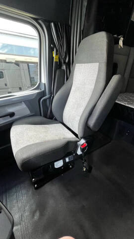 2020 Freightliner Cascadia