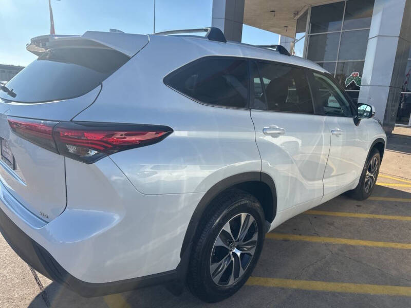 2023 Toyota Highlander XLE