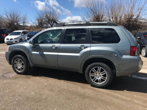 2008 Mitsubishi Endeavor for sale at CARZ R US 1 in Armington IL