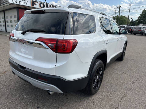 2017 GMC Acadia SLT-1