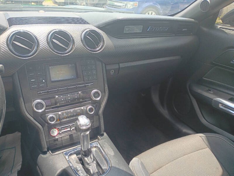 2016 Ford Mustang V6