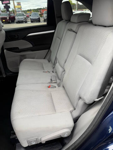 2015 Toyota Highlander LE