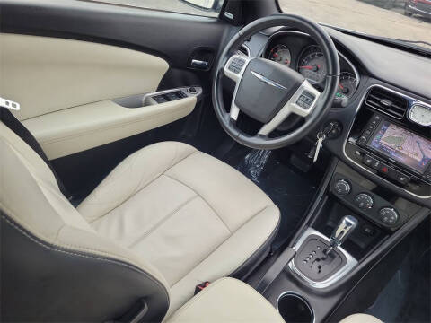 2012 Chrysler 200 Limited