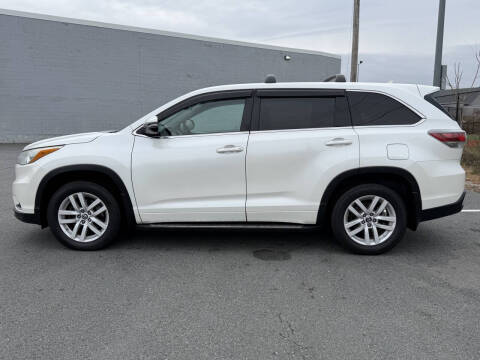 2016 Toyota Highlander LE