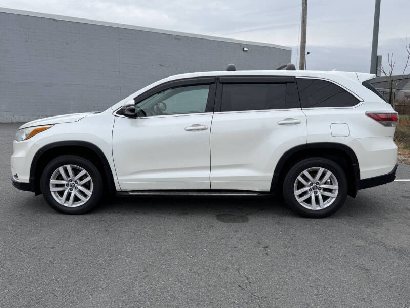 2016 Toyota Highlander LE