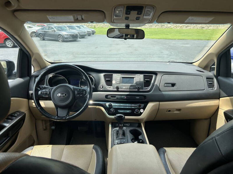 2017 Kia Sedona LX