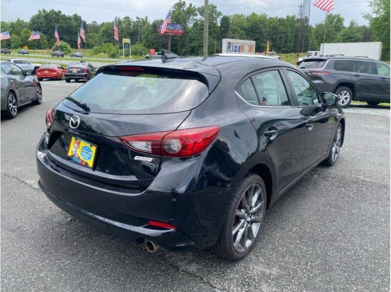 2018 Mazda MAZDA3 Touring