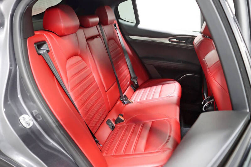 2022 Alfa Romeo Stelvio Veloce