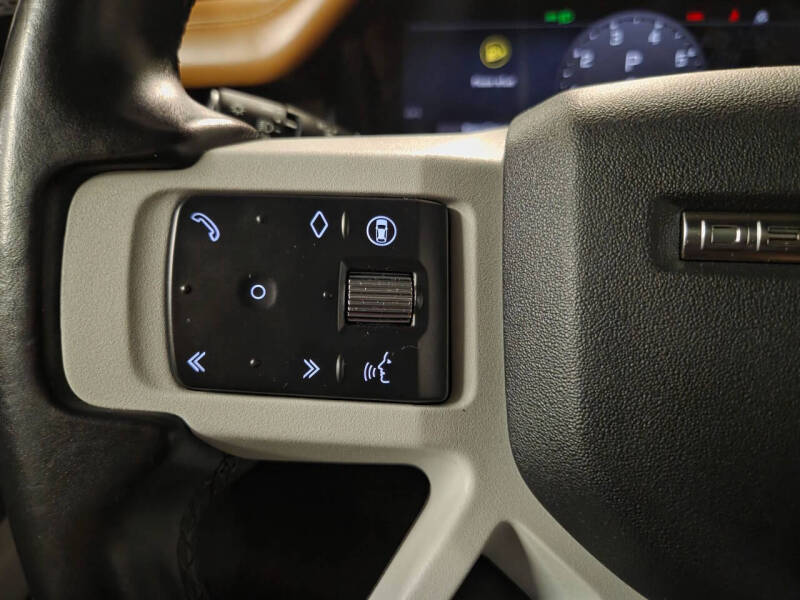 2024 Land Rover Defender 130 P400 X-Dynamic SE