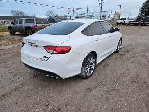 2015 Chrysler 200 S