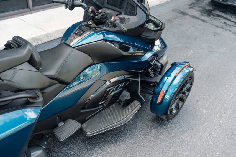 2022 Can-Am Spyder RT SE6