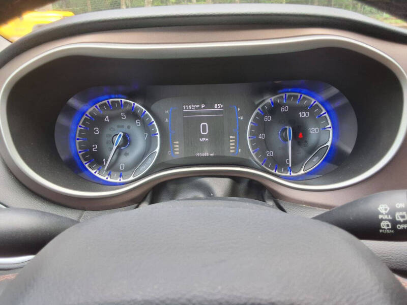 2017 Chrysler Pacifica Touring-L