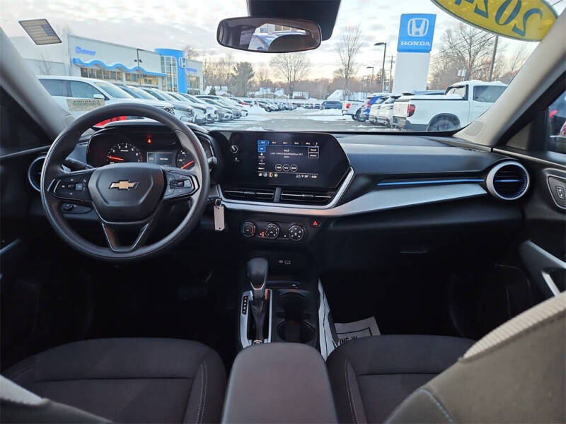 2024 Chevrolet Trax LS