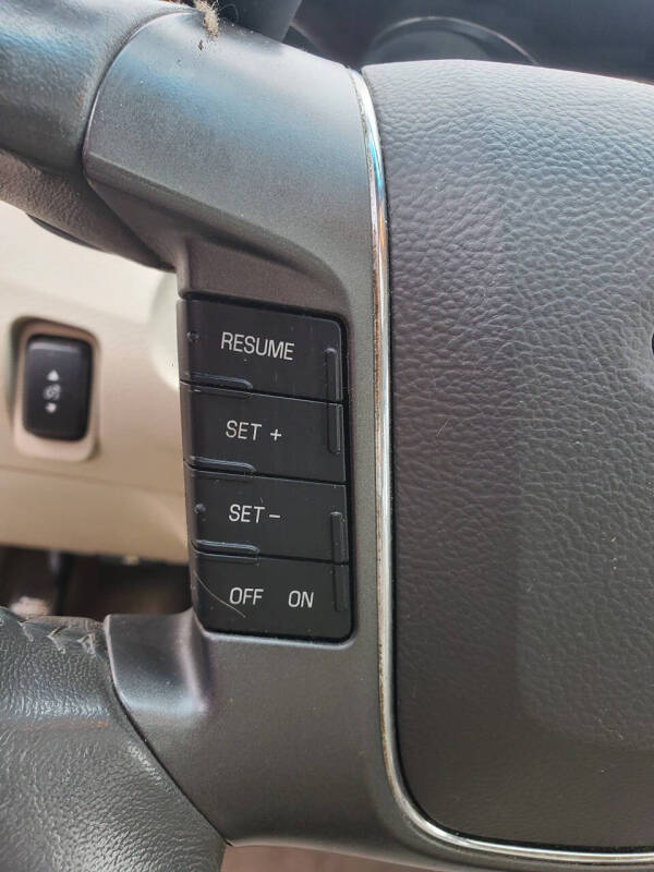 2011 Ford Taurus SEL