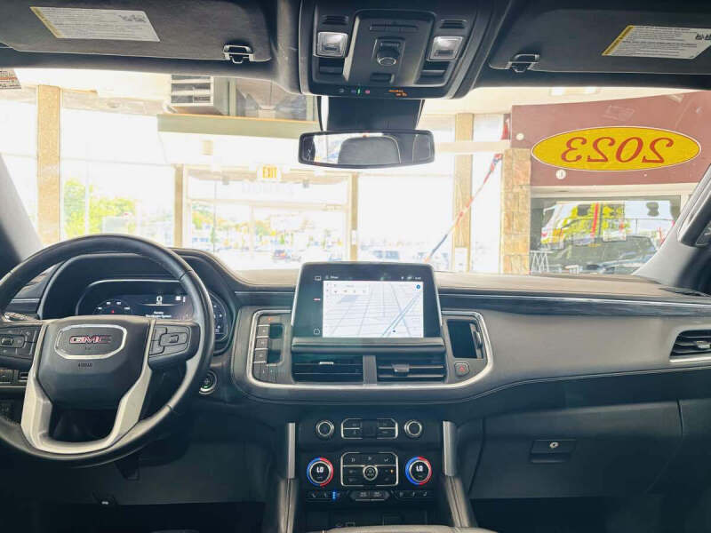 2023 GMC Yukon SLT