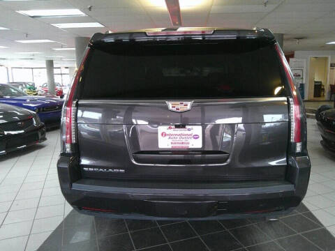 2018 Cadillac Escalade Luxury