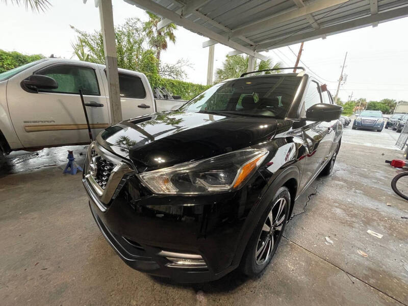 2019 Nissan Kicks SR