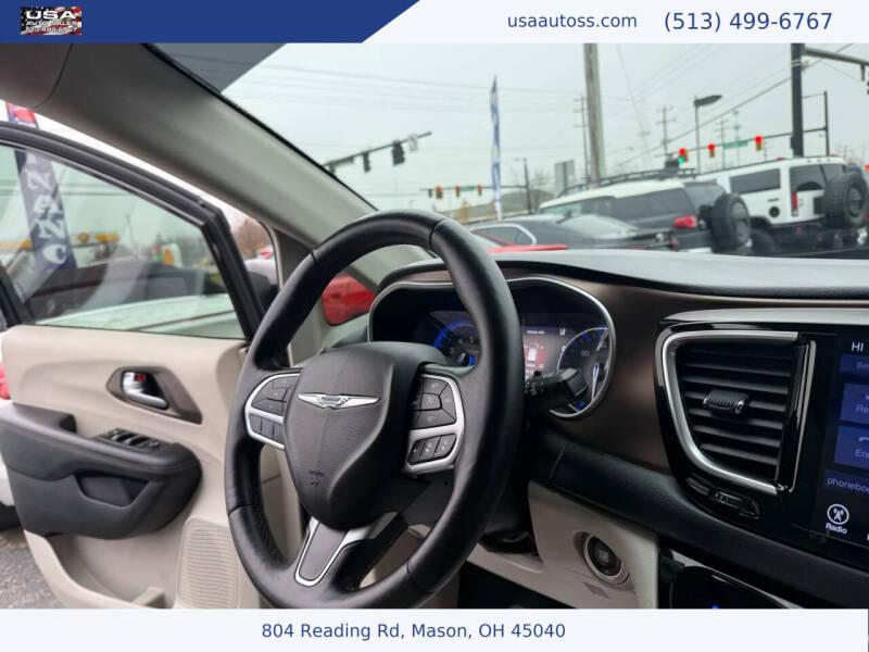 2017 Chrysler Pacifica Touring-L Plus