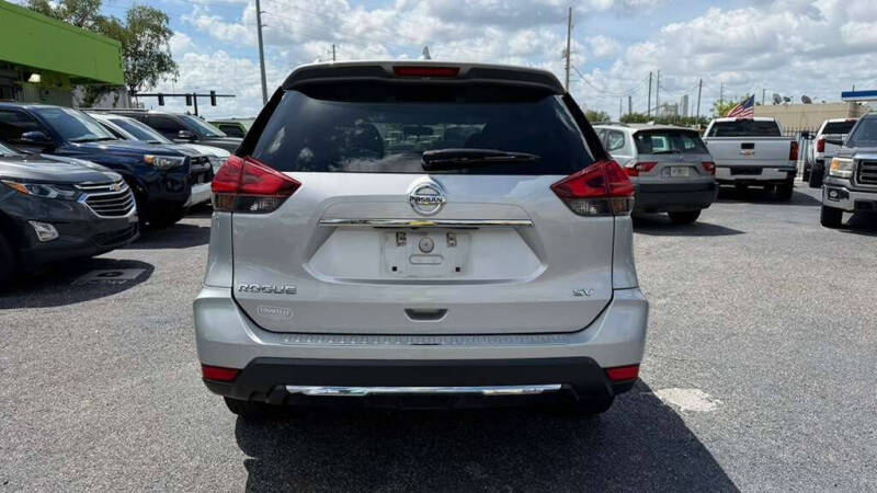 2017 Nissan Rogue SV
