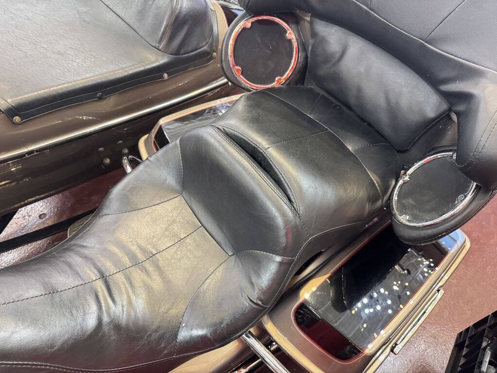 2004 Harley-Davidson FLHTCUI - Electra Glide 12